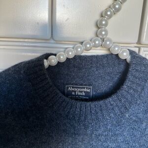Abercrombie & Fitch Wiol Women’s Blue Sweater